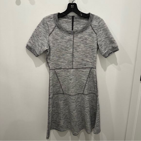 Athleta En Route Light Heather Gray Spacedye Short Sleeve Sweatshirt Dress - Picture 5 of 10